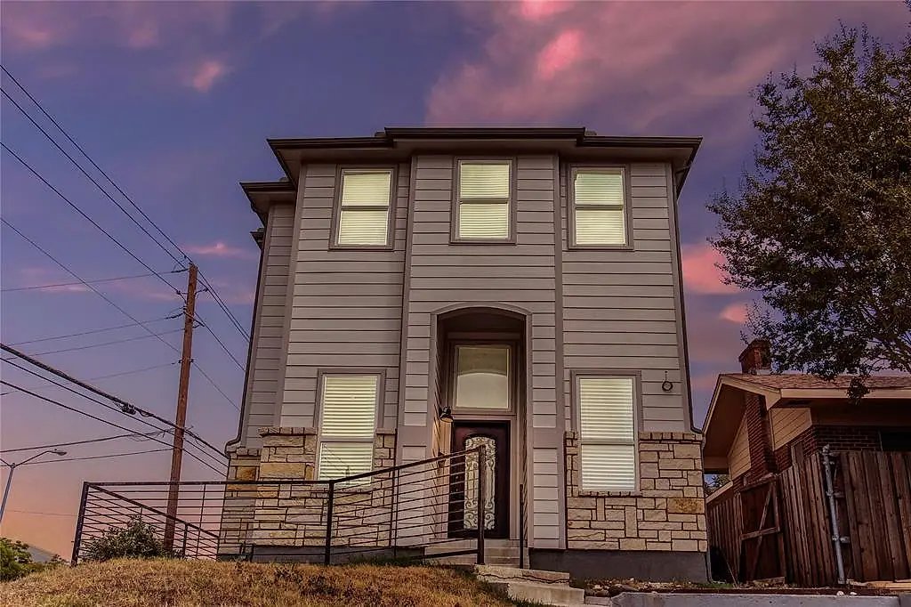 Homes for Sale in L.O. Daniel Dallas Dustin Pitts, Real Estate Agent