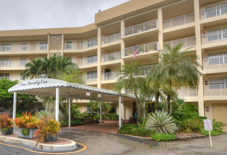 Guide to Buying a Condo in Palm Aire, Pompano Beach, Florida Ft