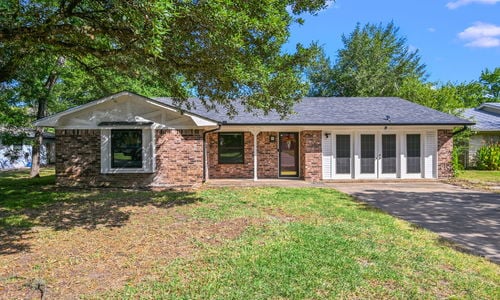 1300 Hawk Tree Drive, College Station, TX 77845