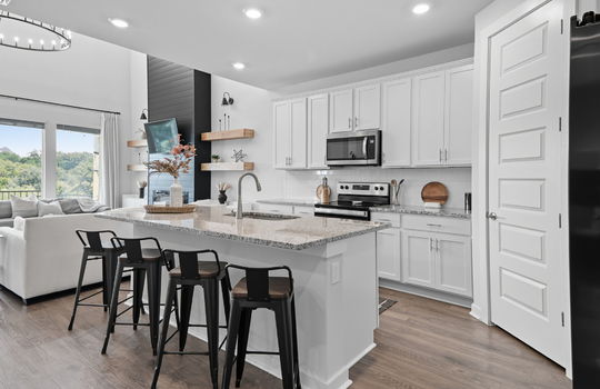 32-web-or-mls-R62A0095 Andrija