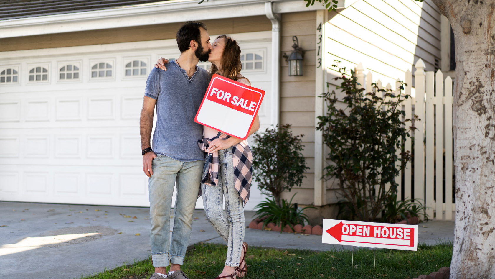 Photo: A couple making an Open House