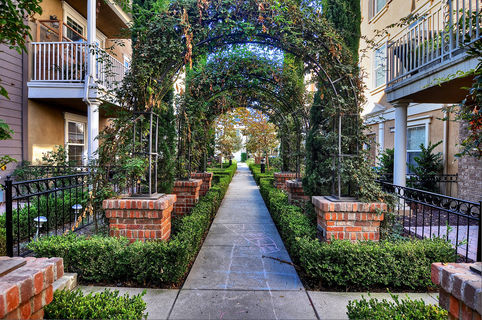 02 copy_9677759836_l