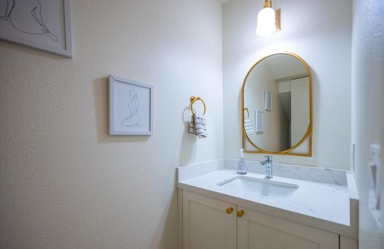 17-Guest Bathroom