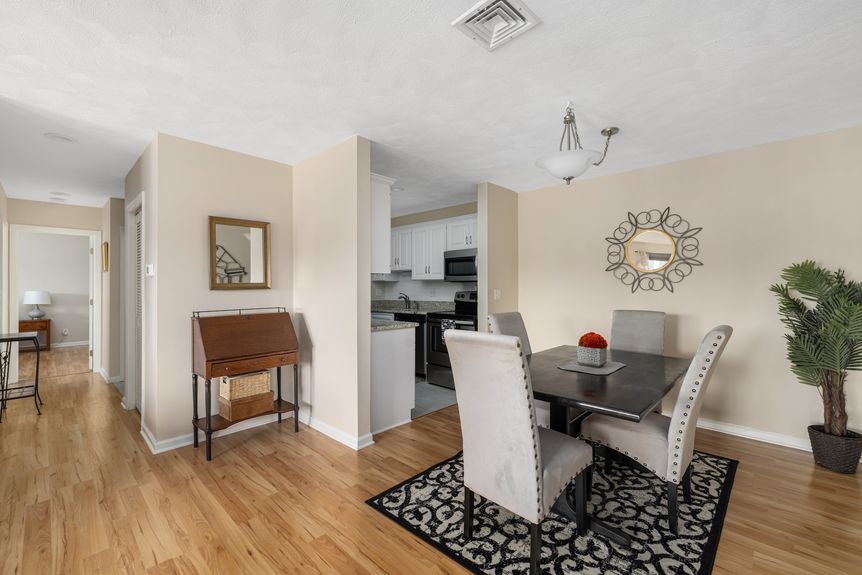 8-web-or-mls-68-n-washington-st