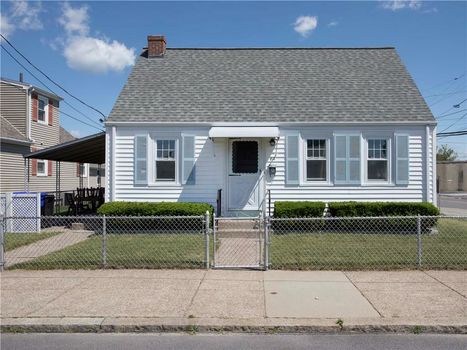 64 Busby St, Pawtucket, RI 02860