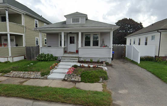 49 Harcourt Av, Pawtucket, RI 02861