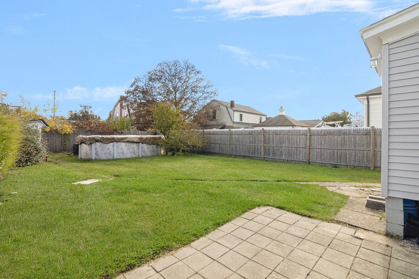 APG for 49 Harcourt of Alexander Parmenidez, REALTOR® with Alex Parmenidez Group at Coldwell Banker Realty, serving the Providence RI real estate market (19)