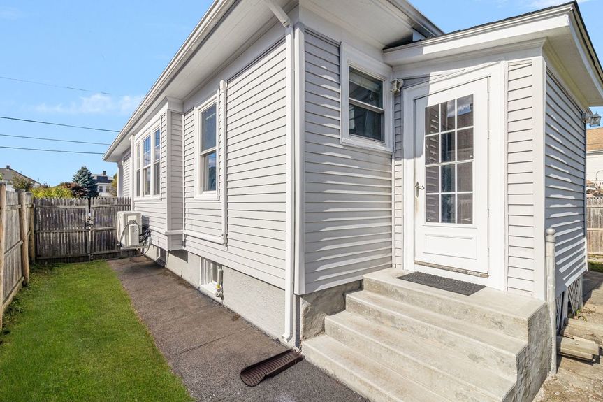 APG for 49 Harcourt of Alexander Parmenidez, REALTOR® with Alex Parmenidez Group at Coldwell Banker Realty, serving the Providence RI real estate market (21)