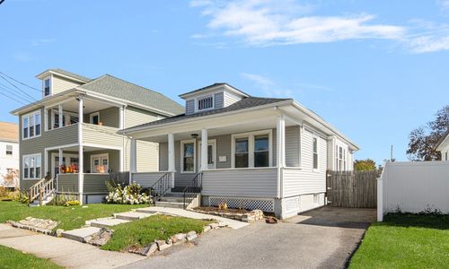 Descubre 49 Harcourt Avenue Pawtucket