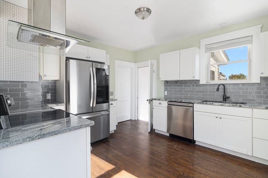 APG for 49 Harcourt of Alexander Parmenidez, REALTOR® with Alex Parmenidez Group at Coldwell Banker Realty, serving the Providence RI real estate market (3)