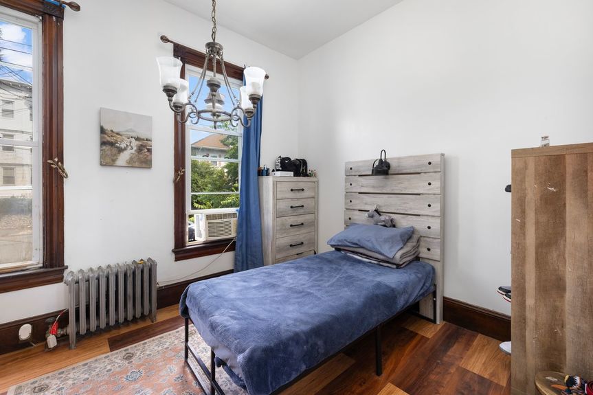 311-elm-street-woonsocket-ri-bedroom-alexander-parmenidez-realtor-coldwell-banker-realty-3