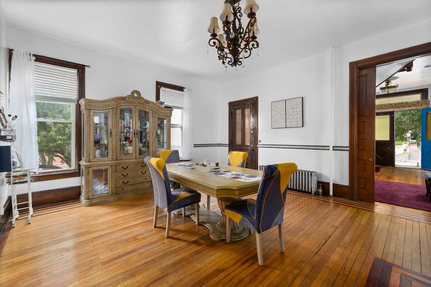 311-elm-street-woonsocket-ri-dining-room-alexander-parmenidez-realtor-coldwell-banker-realty-4