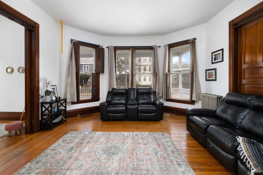 311-elm-street-woonsocket-ri-living-room-alexander-parmenidez-realtor-coldwell-banker-realty-2