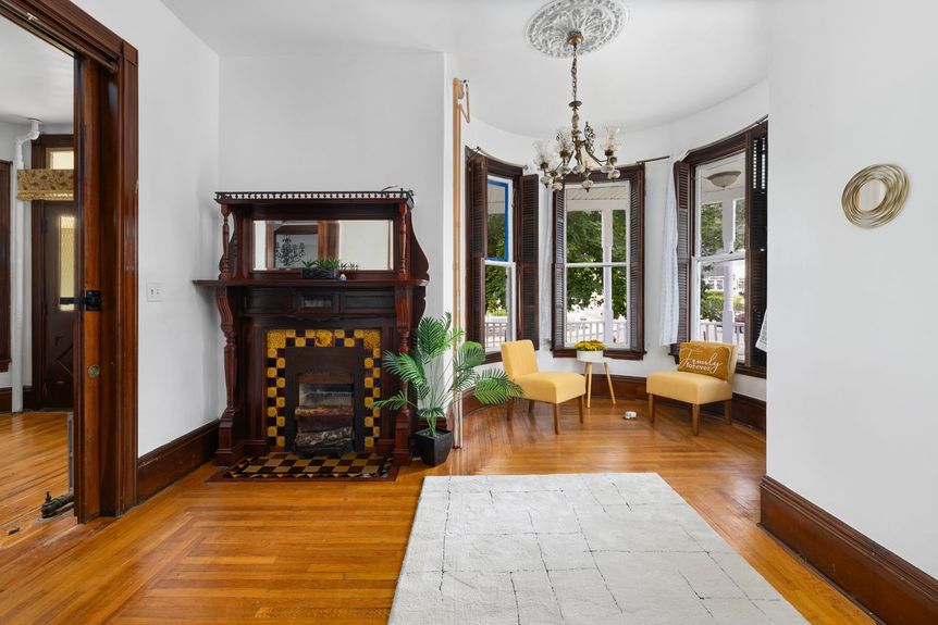 311-elm-street-woonsocket-ri-living-room-alexander-parmenidez-realtor-coldwell-banker-realty-5