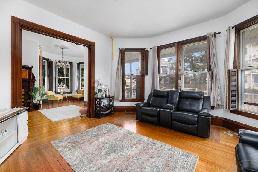 311-elm-street-woonsocket-ri-living-room-alexander-parmenidez-realtor-coldwell-banker-realty-6