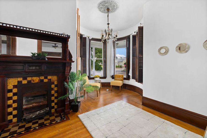 311-elm-street-woonsocket-ri-living-room-alexander-parmenidez-realtor-coldwell-banker-realty-7