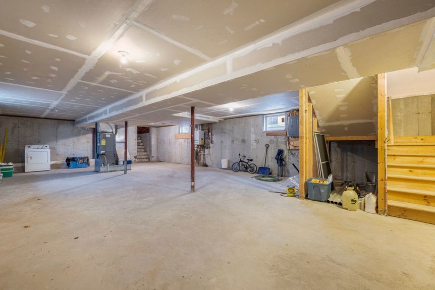 355-Manton-Ave-Providence-RI-Basement-Photo-by-Alex-Parmenidez-Coldwell-Banker-Realty