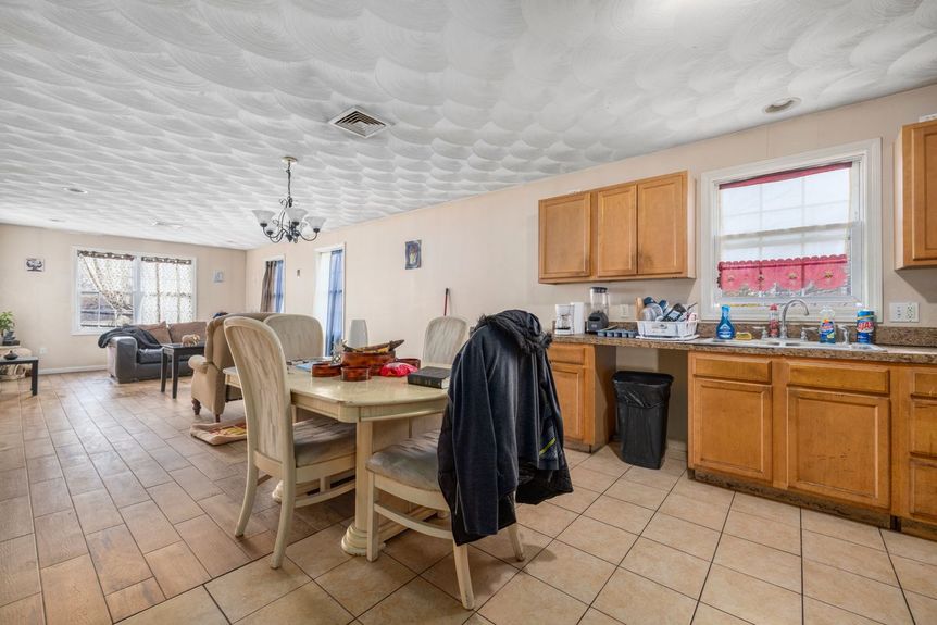 355-Manton-Ave-Providence-RI-kitchen-Photo-by-Alex-Parmenidez-Coldwell-Banker-Realty-2