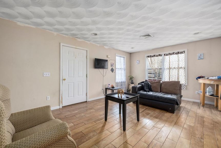 355-Manton-Ave-Providence-RI-living-room-Photo-by-Alex-Parmenidez-Coldwell-Banker-Realty-3