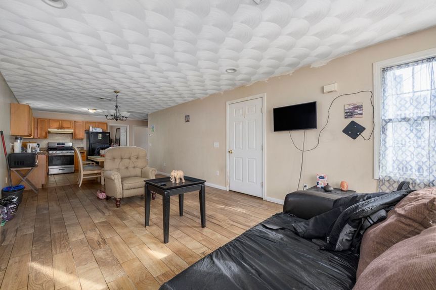 355-Manton-Ave-Providence-RI-living-room-Photo-by-Alex-Parmenidez-Coldwell-Banker-Realty-4