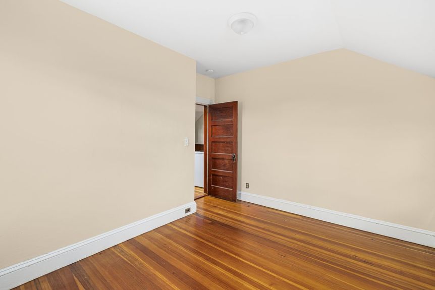 54-randall-st-cranston-ri-Bedroom-18-Photo-by-Alexander-Parmenidez-Coldwell-Banker-Realty