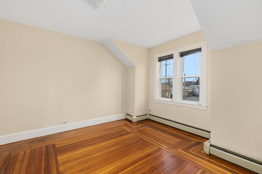 54-randall-st-cranston-ri-Bedroom-20-Photo-by-Alexander-Parmenidez-Coldwell-Banker-Realty