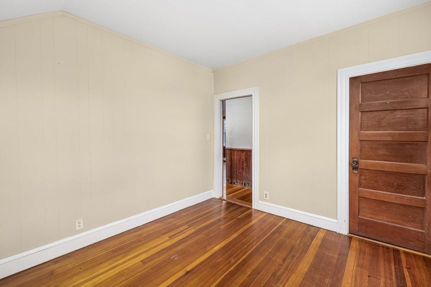 54-randall-st-cranston-ri-Bedroom-24-Photo-by-Alexander-Parmenidez-Coldwell-Banker-Realty