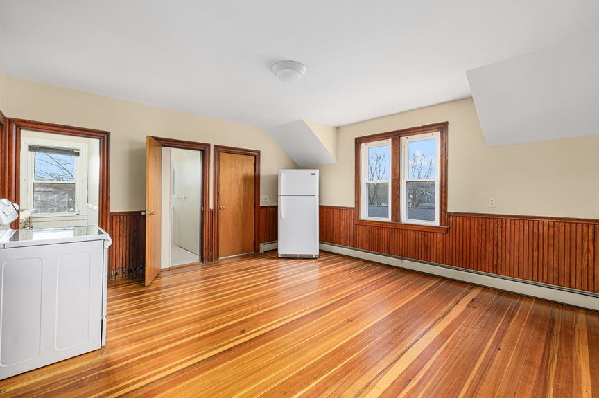 54-randall-st-cranston-ri-Bedroom-28-Photo-by-Alexander-Parmenidez-Coldwell-Banker-Realty