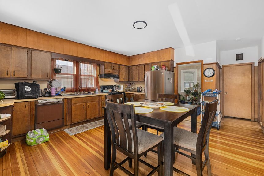 54-randall-st-cranston-ri-Kitchen-9-Photo-by-Alexander-Parmenidez-Coldwell-Banker-Realty