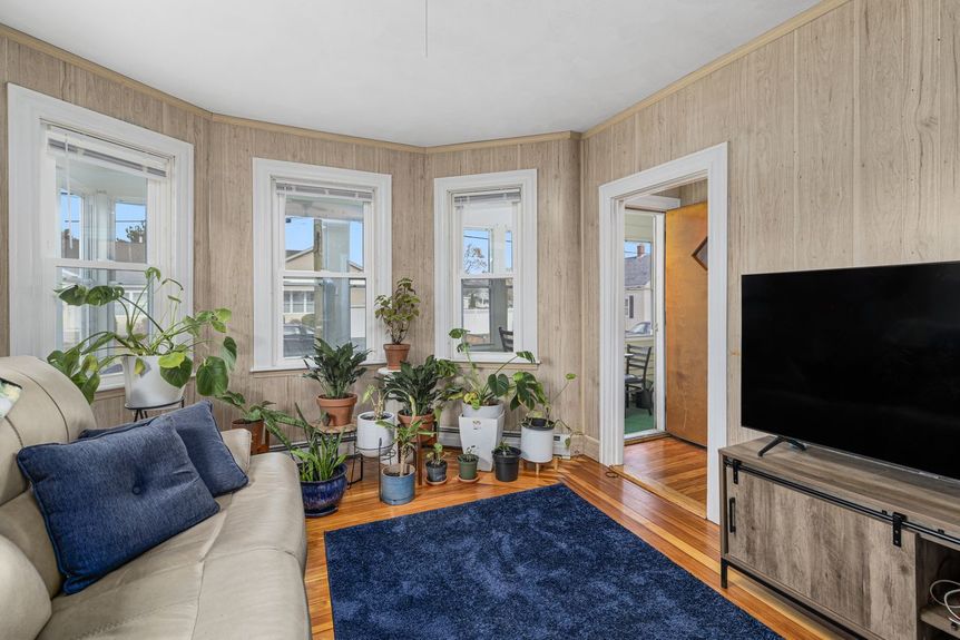 54-randall-st-cranston-ri-Living-Room-3-Photo-by-Alexander-Parmenidez-Coldwell-Banker-Realty