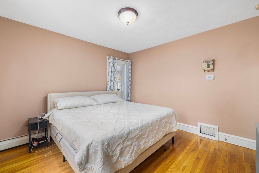 58-Chandler-Ave-Pawtucket-Exterior-AlexParmenidez (13)