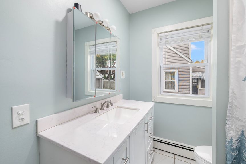 58-Chandler-Ave-Pawtucket-Exterior-AlexParmenidez (18)