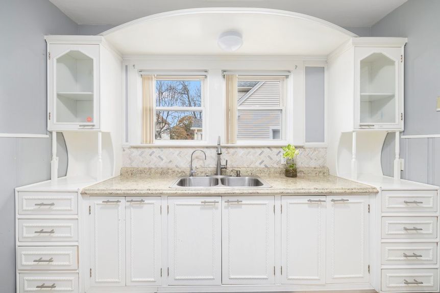 58-Chandler-Ave-Pawtucket-Exterior-AlexParmenidez (21)