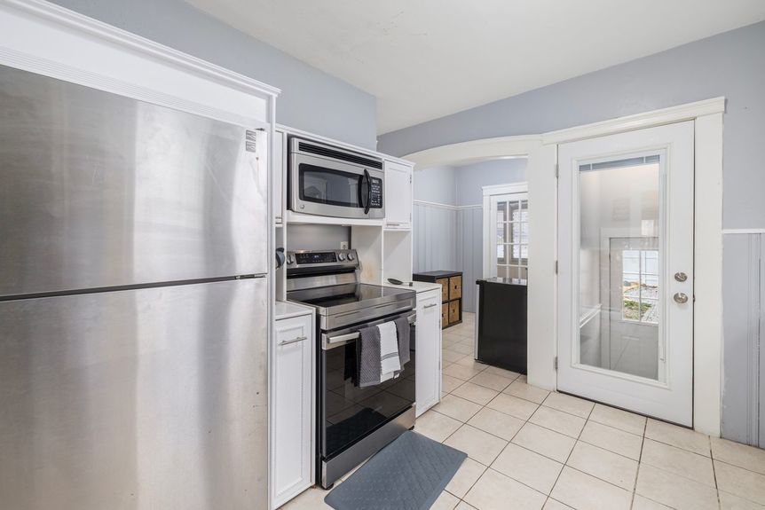 58-Chandler-Ave-Pawtucket-Exterior-AlexParmenidez (24)