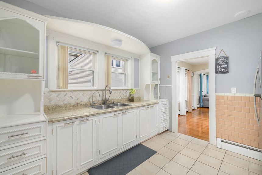 58-Chandler-Ave-Pawtucket-Exterior-AlexParmenidez (25)