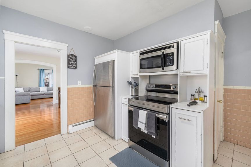 58-Chandler-Ave-Pawtucket-Exterior-AlexParmenidez (26)