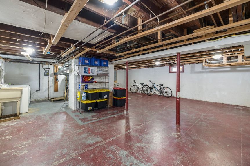 58-Chandler-Ave-Pawtucket-Exterior-AlexParmenidez (34)