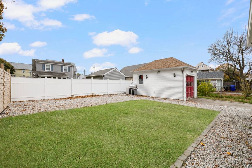 58-Chandler-Ave-Pawtucket-Exterior-AlexParmenidez (38)