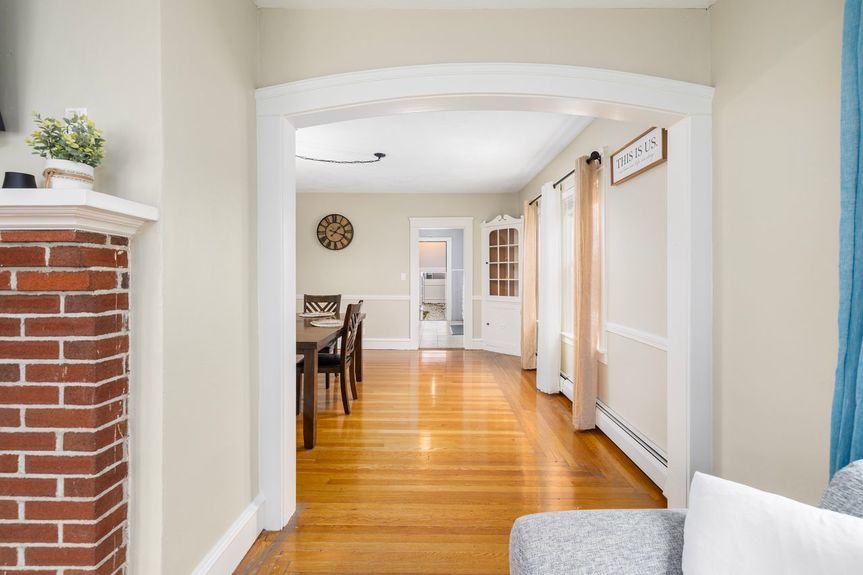 58-Chandler-Ave-Pawtucket-Exterior-AlexParmenidez (8)