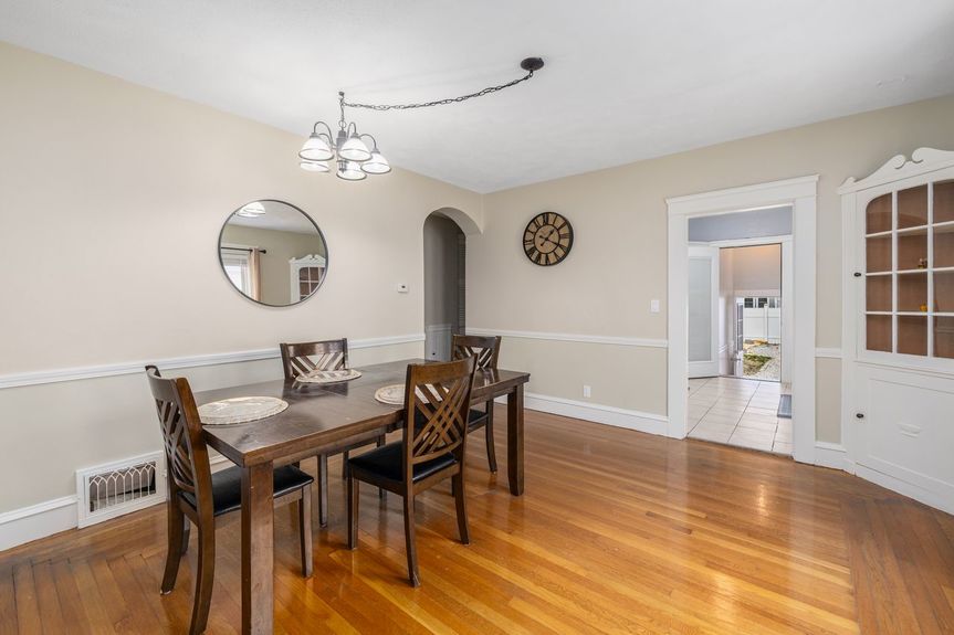 58-Chandler-Ave-Pawtucket-Exterior-AlexParmenidez (9)