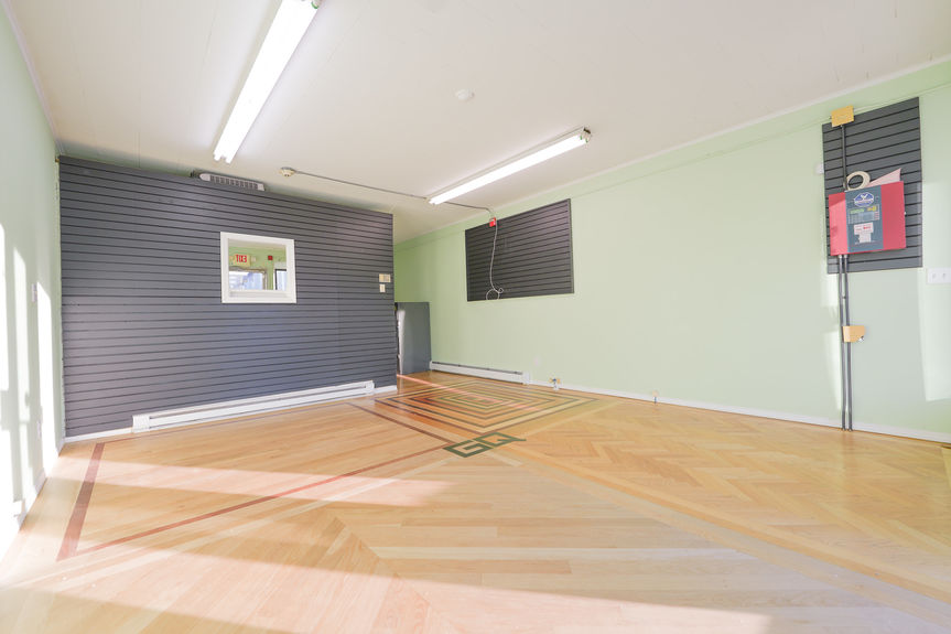 539-Broad-St-Central-Falls-RI-Office-001-Photo-by-Alexander-Parmenidez-Coldwell-Banker-Realty