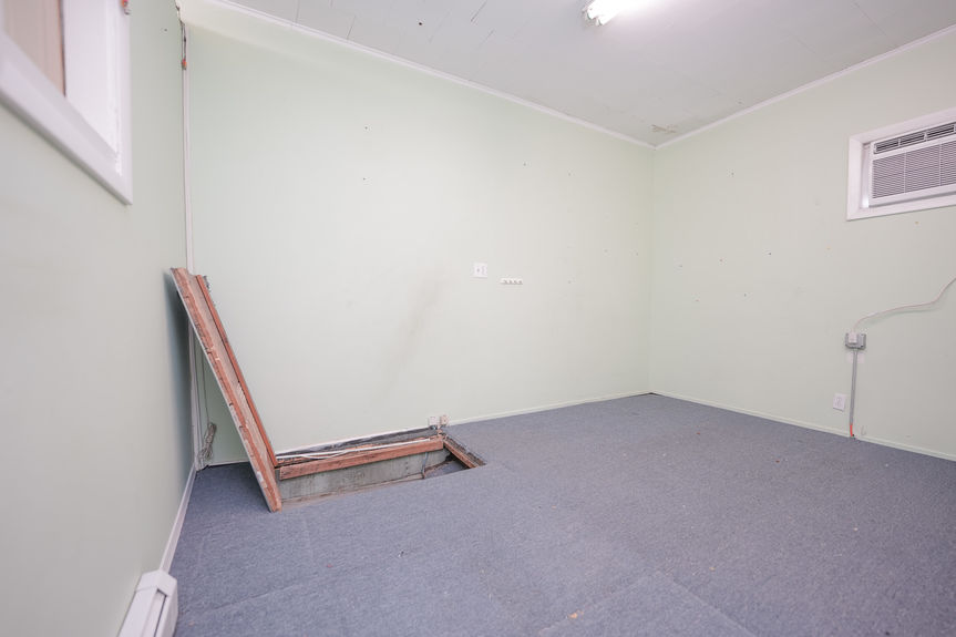 539-Broad-St-Central-Falls-RI-Office-005-Photo-by-Alexander-Parmenidez-Coldwell-Banker-Realty