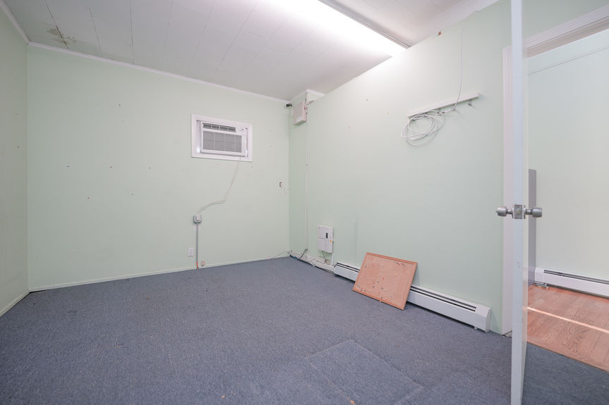 539-Broad-St-Central-Falls-RI-Office-006-Photo-by-Alexander-Parmenidez-Coldwell-Banker-Realty