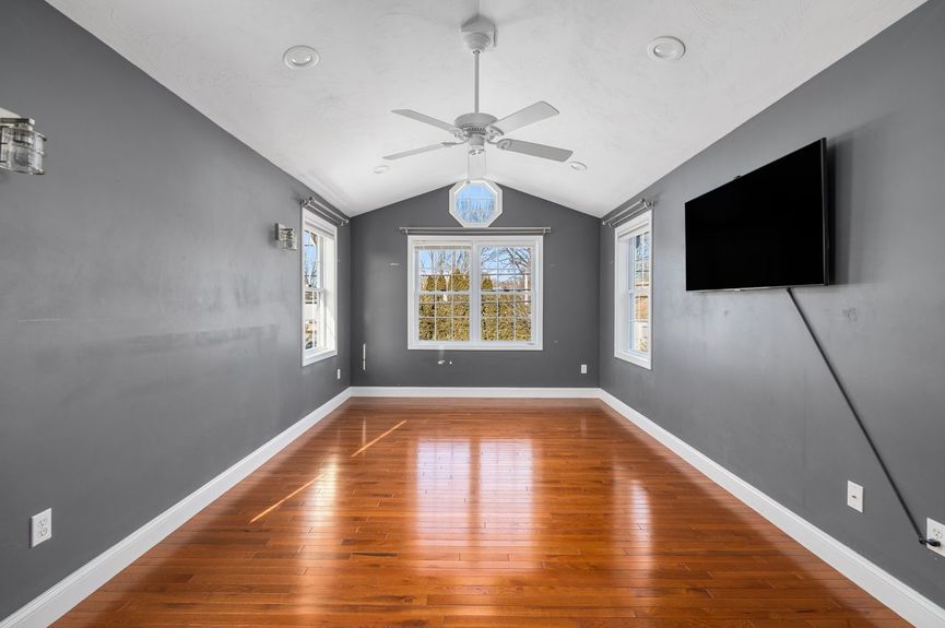 227-Marshall-Ave-Cumberland-RI-02864-Bd-Bedroom-31-Photo-by-Alexander-Parmenidez-Coldwell-Banker-Realty