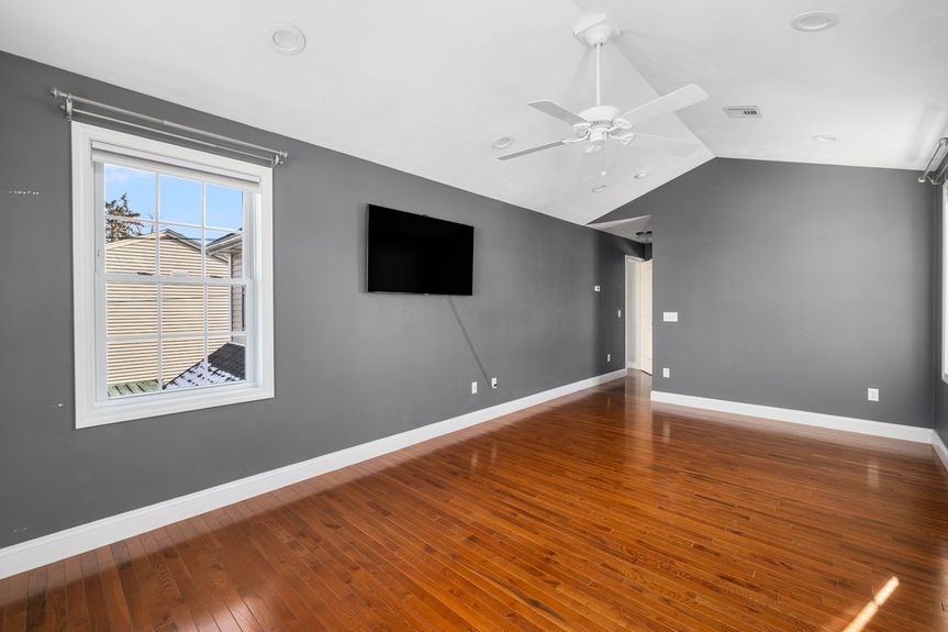 227-Marshall-Ave-Cumberland-RI-02864-Bd-Bedroom-33-Photo-by-Alexander-Parmenidez-Coldwell-Banker-Realty