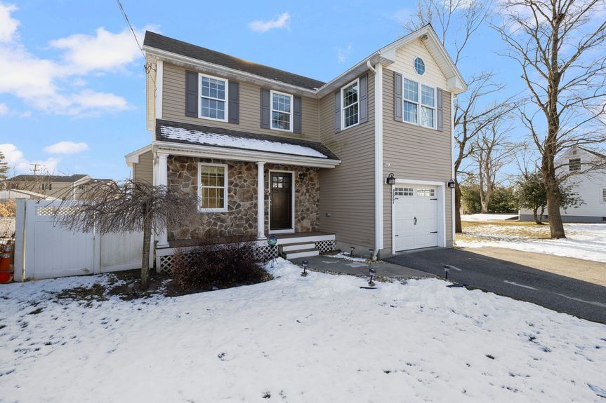 227-Marshall-Ave-Cumberland-RI-02864-Ef-Exterior-Front-2-Photo-by-Alexander-Parmenidez-Coldwell-Banker-Realty