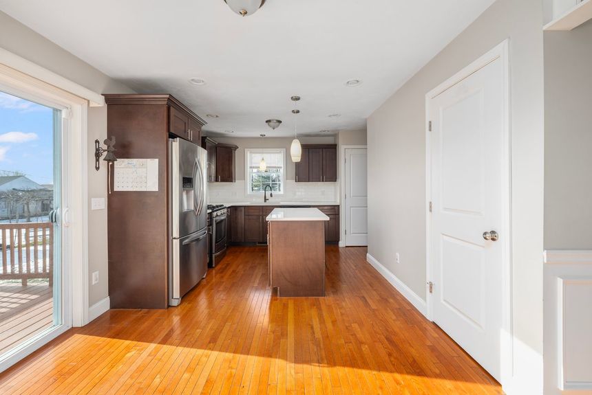 227-Marshall-Ave-Cumberland-RI-02864-Kt-Kitchen-12-Photo-by-Alexander-Parmenidez-Coldwell-Banker-Realty
