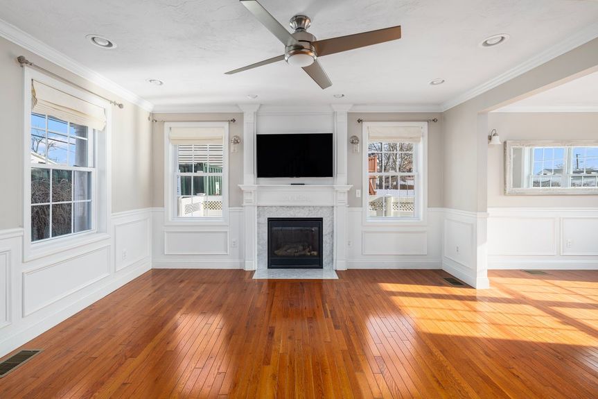 227-Marshall-Ave-Cumberland-RI-02864-Lr-Living-room-5-Photo-by-Alexander-Parmenidez-Coldwell-Banker-Realty