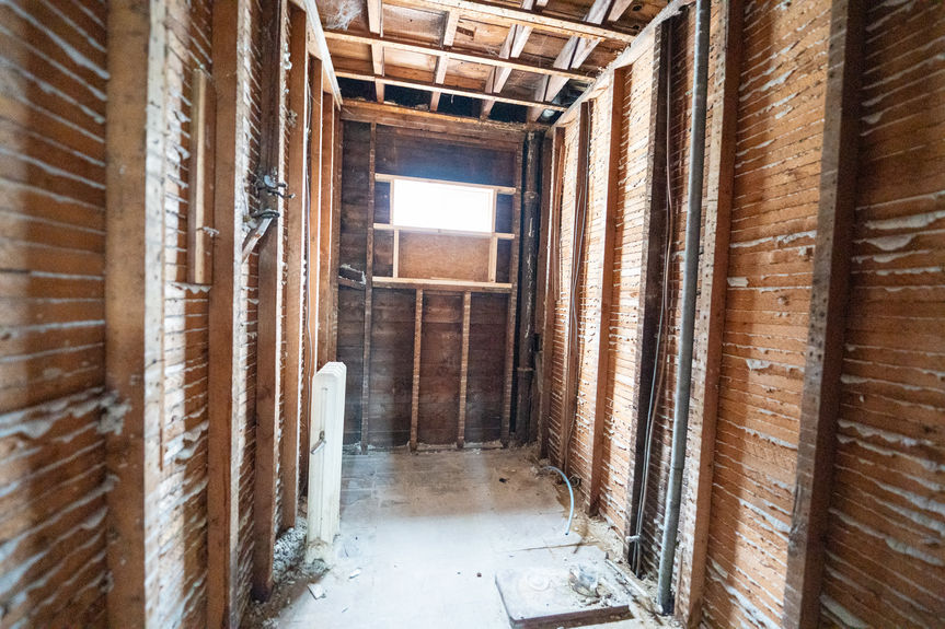 23-Spring-St-Pawtucket-RI-02860-Bathroom-16-Photo-by-Alexander-Parmenidez-Coldwell-Banker-Realty