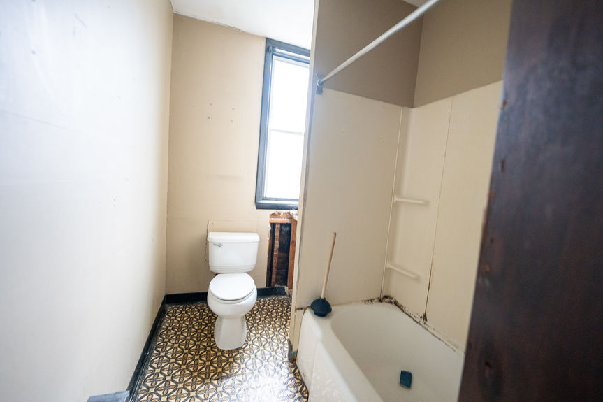 23-Spring-St-Pawtucket-RI-02860-Bathroom-22-Photo-by-Alexander-Parmenidez-Coldwell-Banker-Realty